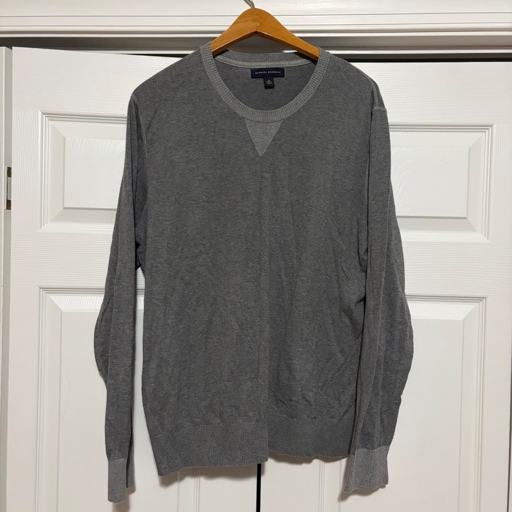 Banana Republic Crewneck Sweater Mens Size M Grey Preppy Cotton Lightweight Fall